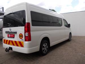 Toyota Quantum 2.8 SLWB bus 14-seater GL manual - Image 2