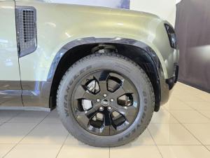 Land Rover Defender 110 D300 X-Dynamic HSE - Image 13