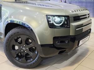 Land Rover Defender 110 D300 X-Dynamic HSE - Image 15