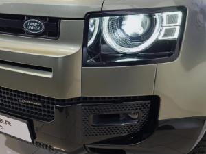 Land Rover Defender 110 D300 X-Dynamic HSE - Image 17