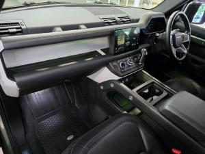 Land Rover Defender 110 D300 X-Dynamic HSE - Image 18