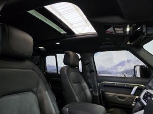 Land Rover Defender 110 D300 X-Dynamic HSE - Image 22