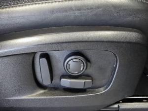 Land Rover Defender 110 D300 X-Dynamic HSE - Image 30