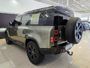 Land Rover Defender 110 D300 X-Dynamic HSE - Image 4