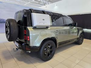 Land Rover Defender 110 D300 X-Dynamic HSE - Image 6