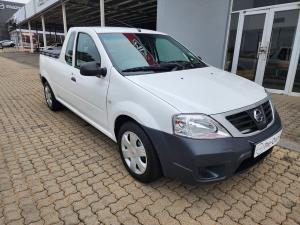 2023 Nissan NP200 1.6i safety pack (aircon)