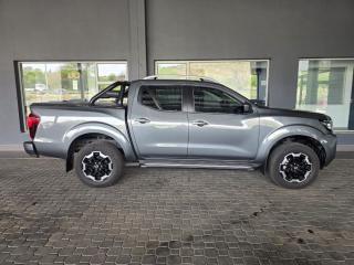 Nissan Navara 2.5DDTi double cab LE Plus