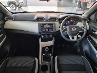 Nissan Magnite 1.0T Visia