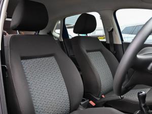 Volkswagen Polo Vivo hatch 1.4 Life - Image 12