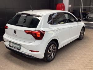 Volkswagen Polo hatch 1.0TSI Life manual - Image 5