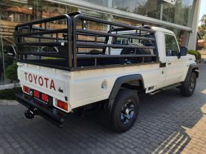 Toyota Land Cruiser 79 4.2DS/C - Image 2