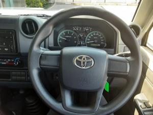Toyota Land Cruiser 79 4.2DS/C - Image 8