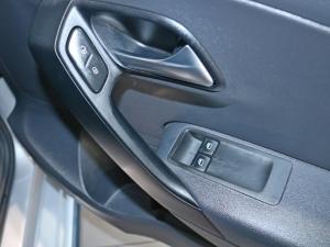 Volkswagen Polo Vivo hatch 1.4 Comfortline - Image 13