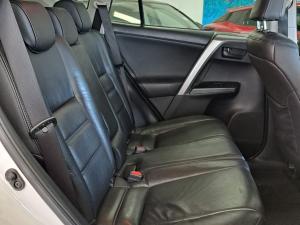 Toyota RAV4 2.0 GX - Image 11