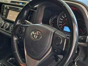 Toyota RAV4 2.0 GX - Image 14