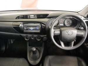 Toyota Hilux 2.0 single cab S (aircon) - Image 9