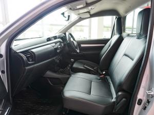 Toyota Hilux 2.0 single cab S (aircon) - Image 13