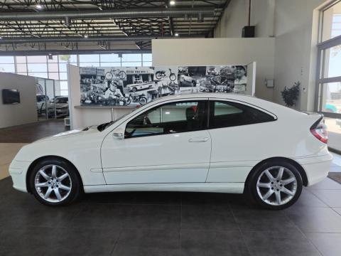 Image Mercedes-Benz C230 V6 Coupe automatic