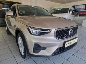 2023 Volvo XC40 B3 Essential