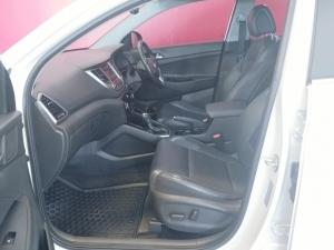 Hyundai Tucson 2.0CRDi Elite - Image 9