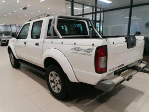 Nissan NP300 Hardbody 2.5TDi double cab 4x4 - Image 3