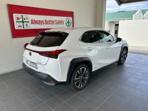 Lexus UX 250h SE - Image 2