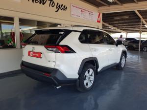 Toyota RAV4 2.0 GX auto - Image 2