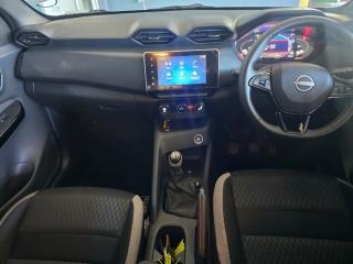 Nissan Magnite 1.0 Turbo Acenta Kuro manual