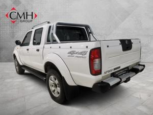 Nissan NP300 Hardbody 2.5TDi double cab 4x4 - Image 6