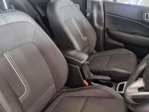 Hyundai Venue 1.0T Fluid auto - Image 11
