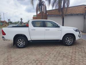 Toyota Hilux 2.8GD-6 double cab 4x4 Legend 50 auto - Image 3