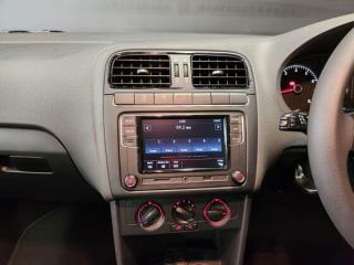 Volkswagen Polo Vivo hatch 1.6 Comfortline auto