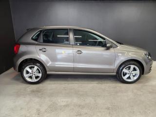 Volkswagen Polo Vivo hatch 1.6 Comfortline auto