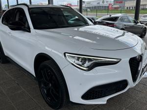 2019 Alfa Romeo Stelvio 2.0T B-Tech Q4