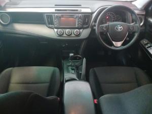 Toyota RAV4 2.0 GX auto - Image 8