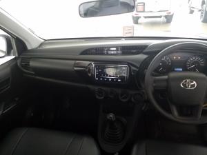 Toyota Hilux 2.0 single cab S (aircon) - Image 12