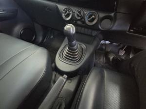 Toyota Hilux 2.0 single cab S (aircon) - Image 17