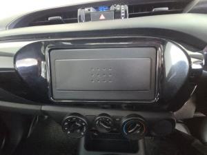 Toyota Hilux 2.0 single cab S (aircon) - Image 18