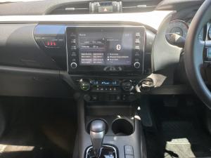 Toyota Hilux 2.8GD-6 double cab 4x4 Raider auto - Image 8