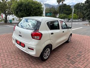Toyota Vitz 1.0 - Image 2