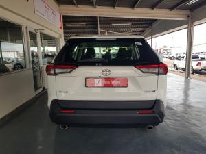 Toyota RAV4 2.0 GX auto - Image 5