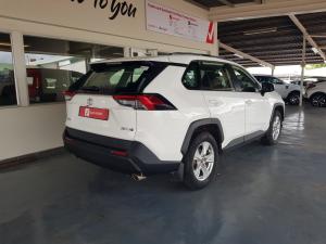 Toyota RAV4 2.0 GX auto - Image 2