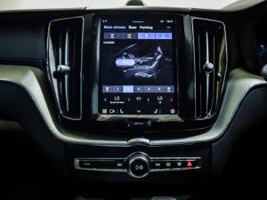 Volvo XC60 B6 AWD Plus Bright - Image 16
