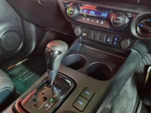 Toyota Hilux 2.8GD-6 double cab 4x4 Legend auto - Image 12