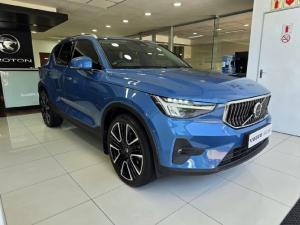 2023 Volvo XC40 B5 AWD Ultimate Bright