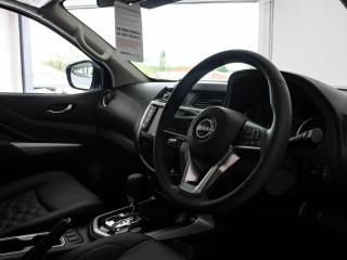 Nissan Navara 2.5DDTi double cab LE Plus