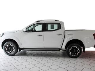 Nissan Navara 2.5DDTi double cab LE Plus