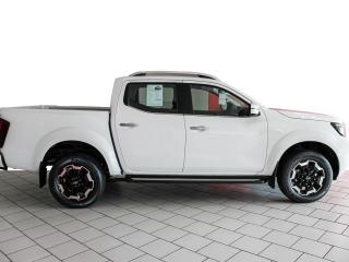 Nissan Navara 2.5DDTi double cab LE Plus