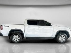 Volkswagen Amarok 2.0TDI double cab Life 4Motion auto - Image 4