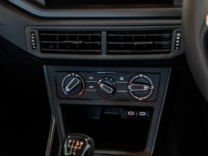 Volkswagen Polo hatch 1.0TSI - Image 13